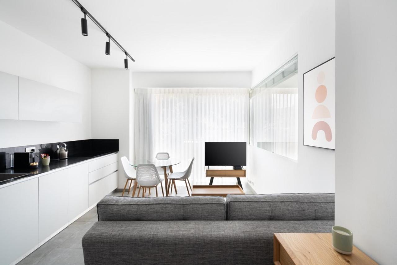 Yefet - By Beach Apartments Tlv เทลอาวีฟ ภายนอก รูปภาพ